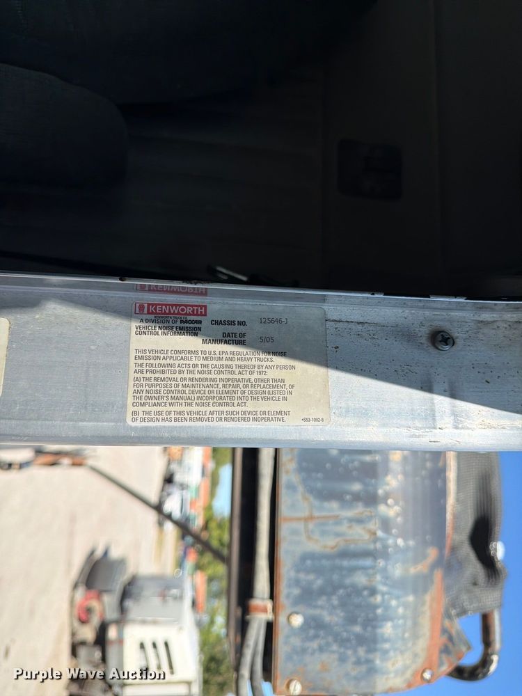 image for item FK3823 2006 Kenworth T800 roll-off container truck