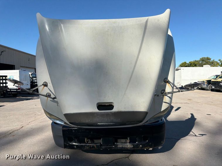 image for item FK3826 2005 Freightliner Columbia semi truck