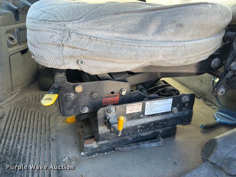 image for item FK3826 2005 Freightliner Columbia semi truck