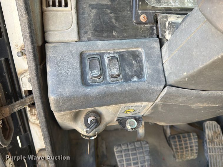 image for item FK3826 2005 Freightliner Columbia semi truck