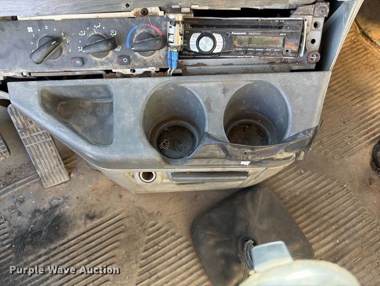 image for item FK3826 2005 Freightliner Columbia semi truck