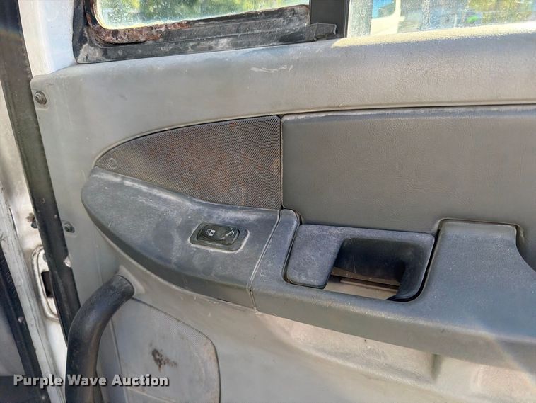 image for item FK3826 2005 Freightliner Columbia semi truck