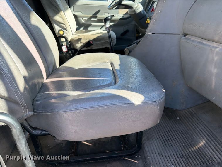 image for item FK3826 2005 Freightliner Columbia semi truck