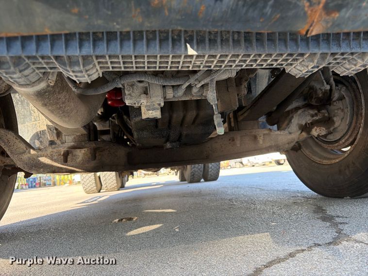 image for item FK3826 2005 Freightliner Columbia semi truck