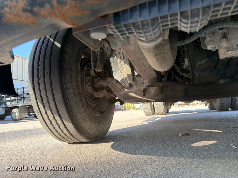 image for item FK3826 2005 Freightliner Columbia semi truck