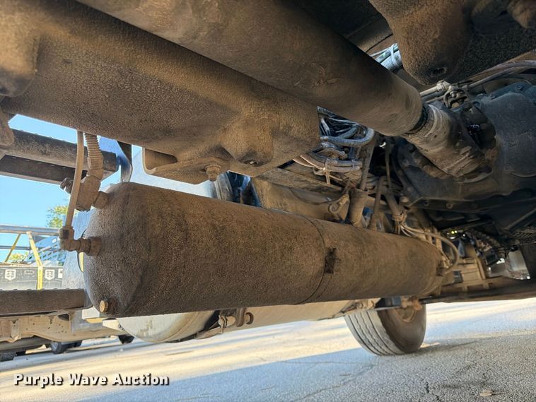 image for item FK3826 2005 Freightliner Columbia semi truck