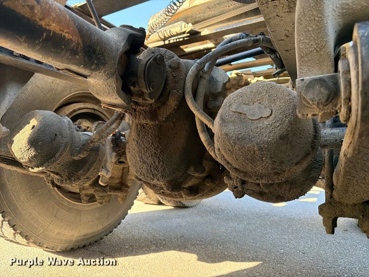 image for item FK3826 2005 Freightliner Columbia semi truck