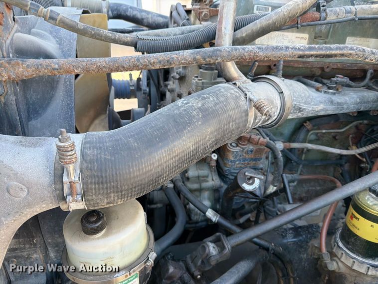 image for item FK3826 2005 Freightliner Columbia semi truck