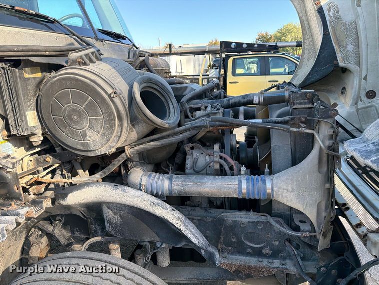 image for item FK3826 2005 Freightliner Columbia semi truck