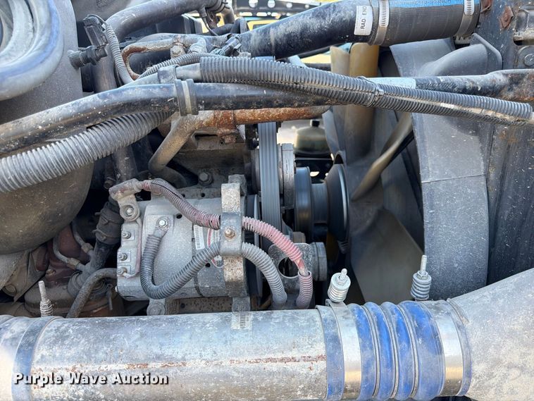 image for item FK3826 2005 Freightliner Columbia semi truck