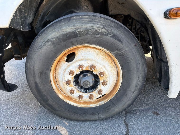 image for item FK3826 2005 Freightliner Columbia semi truck