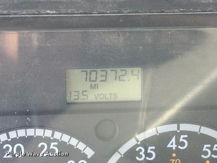 image for item FK3826 2005 Freightliner Columbia semi truck