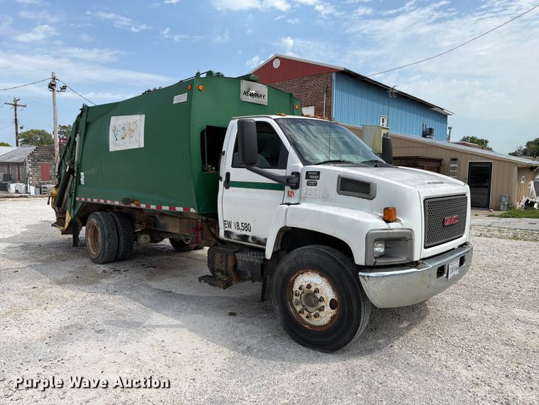 image for item FK4105 2005 GMC C7500 refuse truck