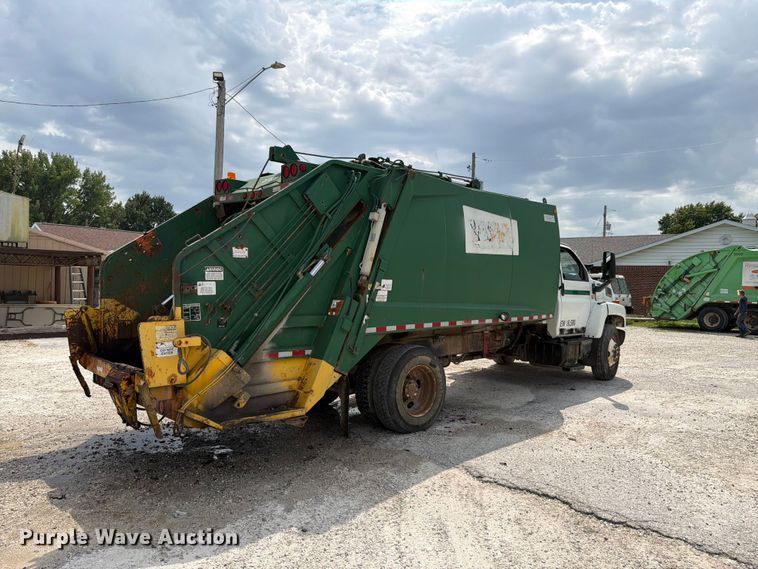 image for item FK4105 2005 GMC C7500 refuse truck