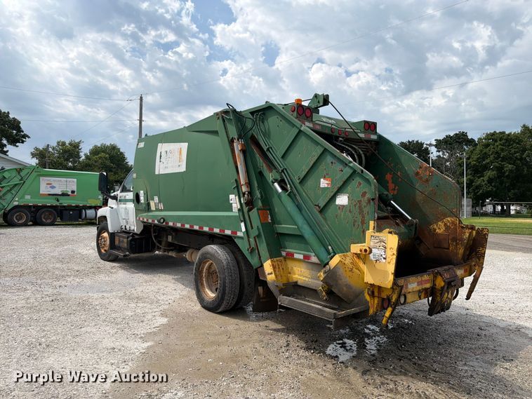 image for item FK4105 2005 GMC C7500 refuse truck