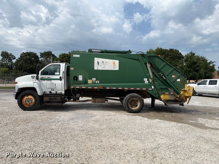 image for item FK4105 2005 GMC C7500 refuse truck