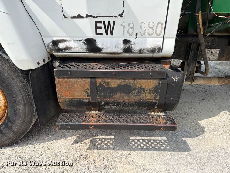 image for item FK4105 2005 GMC C7500 refuse truck