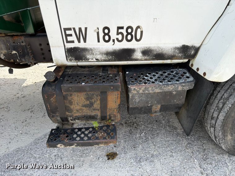 image for item FK4105 2005 GMC C7500 refuse truck