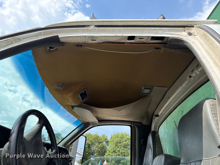 image for item FK4105 2005 GMC C7500 refuse truck