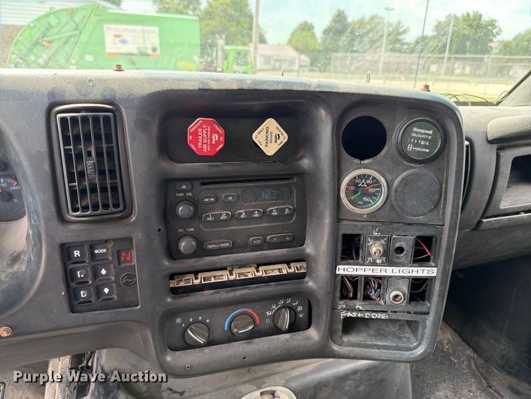 image for item FK4105 2005 GMC C7500 refuse truck