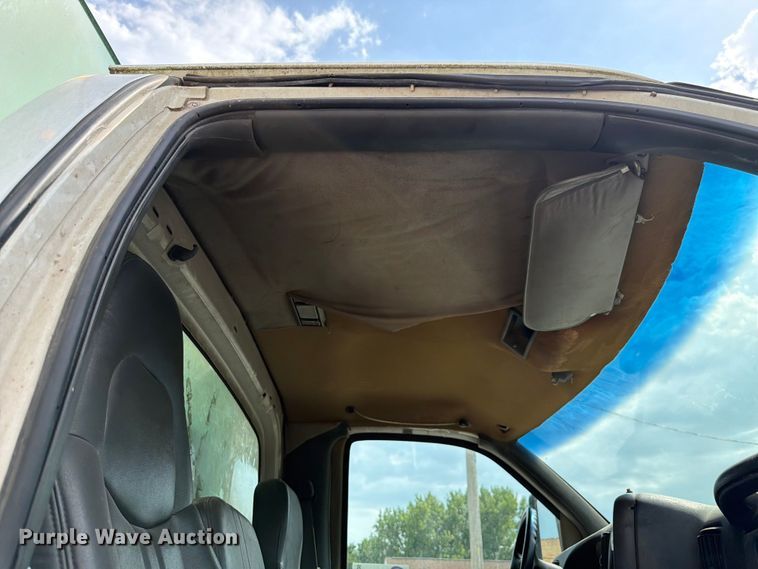 image for item FK4105 2005 GMC C7500 refuse truck