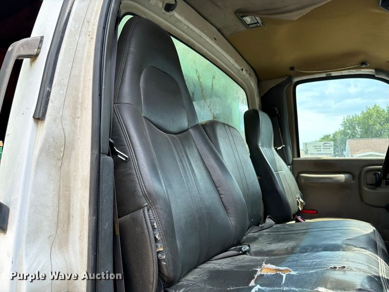 image for item FK4105 2005 GMC C7500 refuse truck