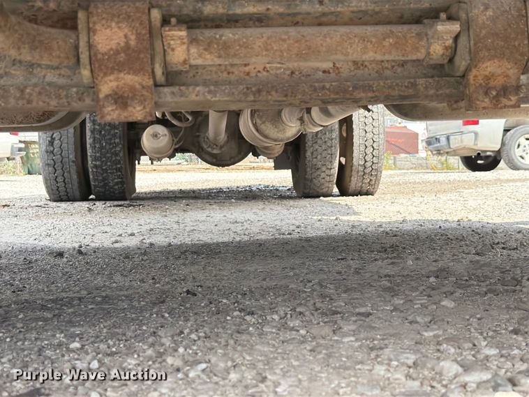 image for item FK4105 2005 GMC C7500 refuse truck