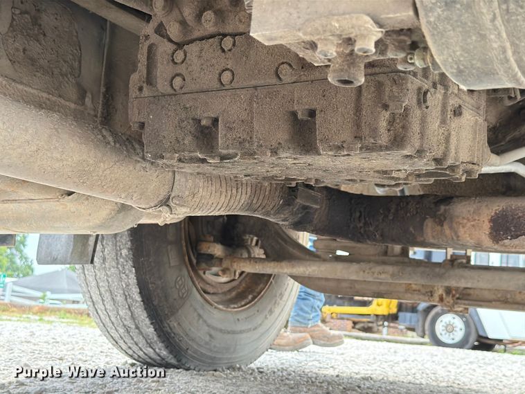 image for item FK4105 2005 GMC C7500 refuse truck