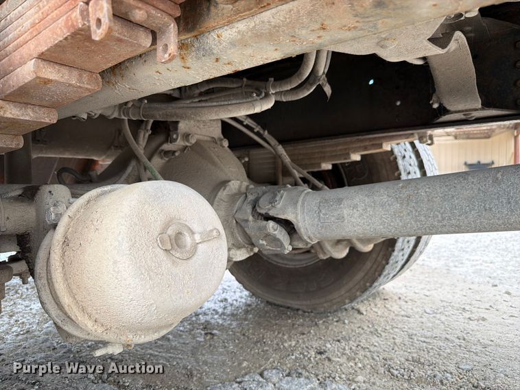 image for item FK4105 2005 GMC C7500 refuse truck