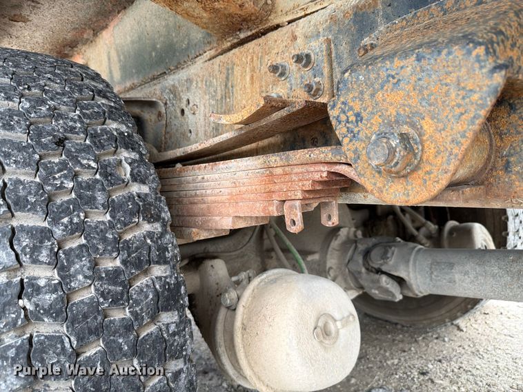image for item FK4105 2005 GMC C7500 refuse truck