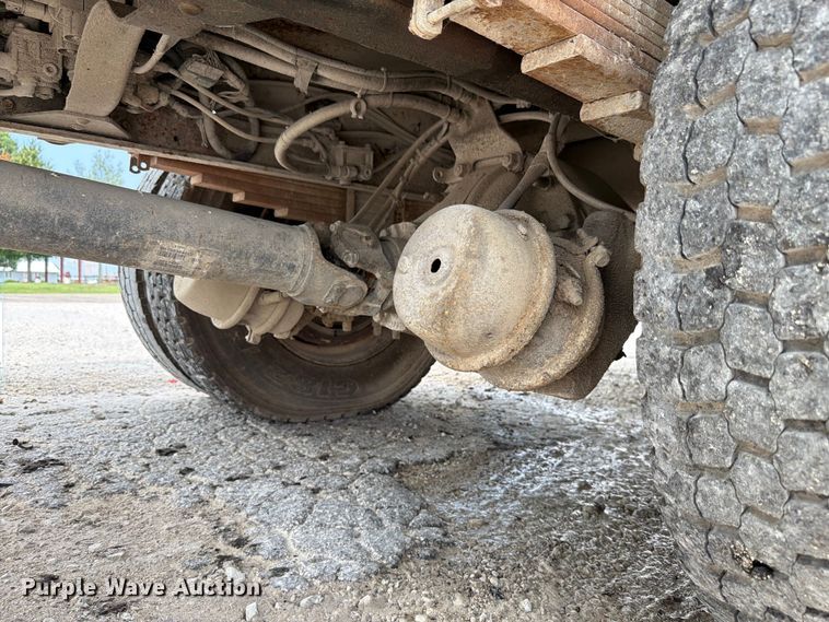 image for item FK4105 2005 GMC C7500 refuse truck