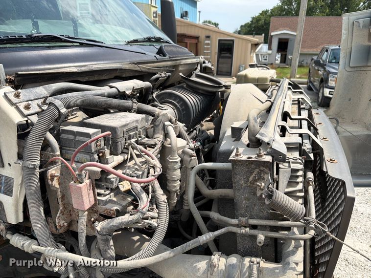 image for item FK4105 2005 GMC C7500 refuse truck