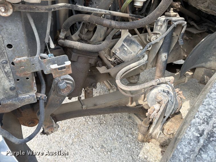 image for item FK4105 2005 GMC C7500 refuse truck