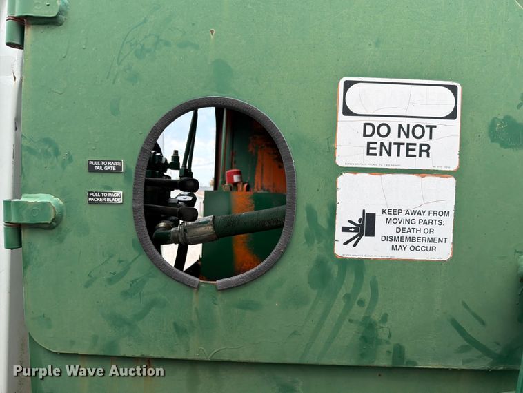image for item FK4105 2005 GMC C7500 refuse truck