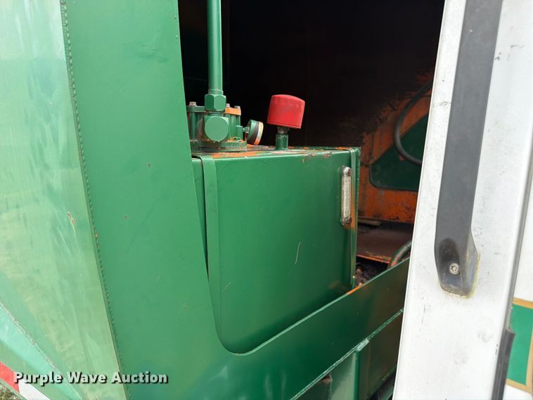 image for item FK4105 2005 GMC C7500 refuse truck