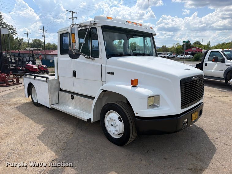 image for item FK5179 1998 Freightliner FL60 semi truck
