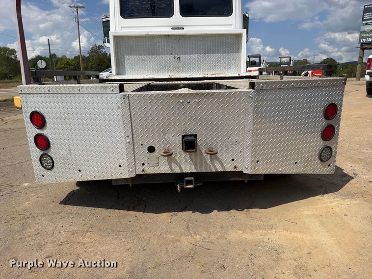 image for item FK5179 1998 Freightliner FL60 semi truck