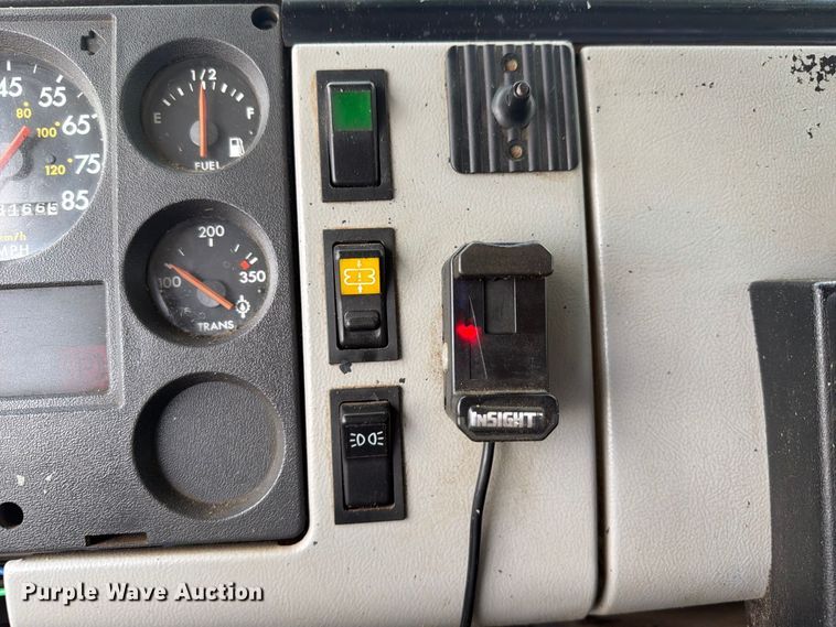image for item FK5179 1998 Freightliner FL60 semi truck