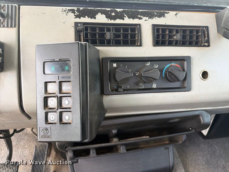 image for item FK5179 1998 Freightliner FL60 semi truck