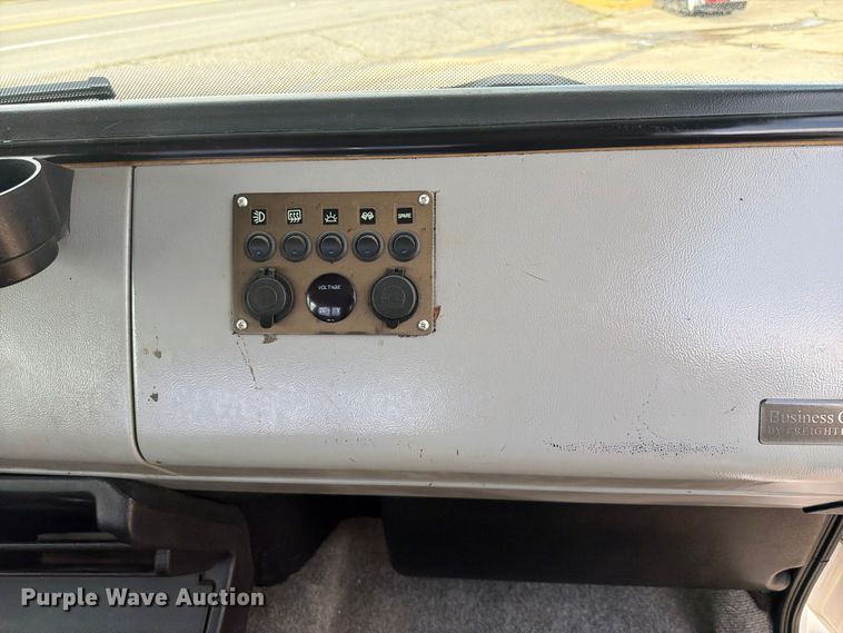 image for item FK5179 1998 Freightliner FL60 semi truck