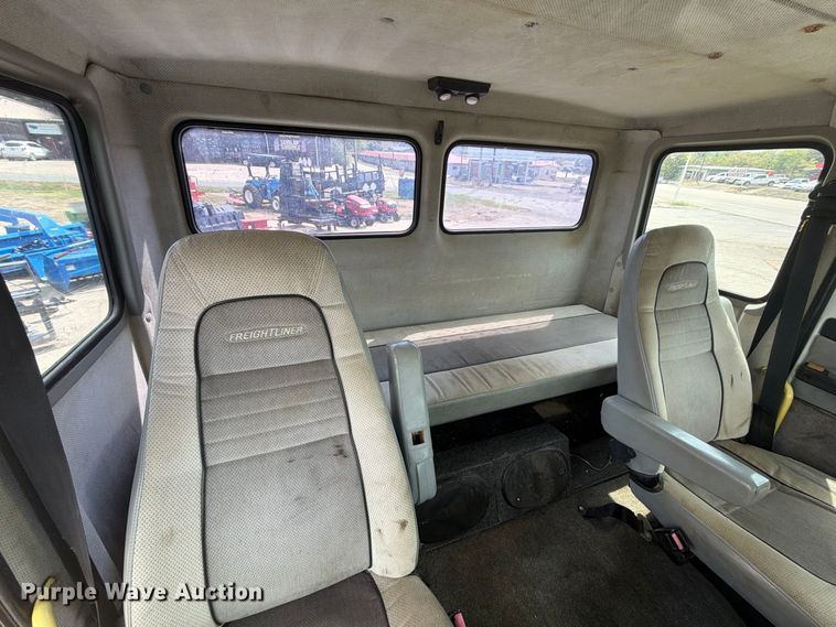 image for item FK5179 1998 Freightliner FL60 semi truck