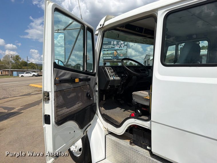image for item FK5179 1998 Freightliner FL60 semi truck