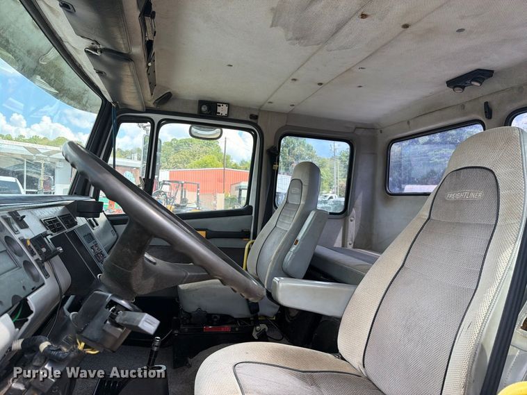 image for item FK5179 1998 Freightliner FL60 semi truck