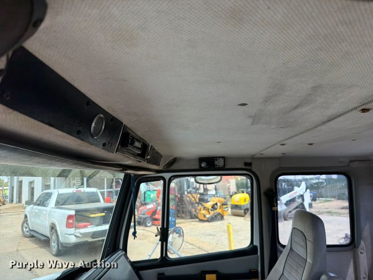 image for item FK5179 1998 Freightliner FL60 semi truck