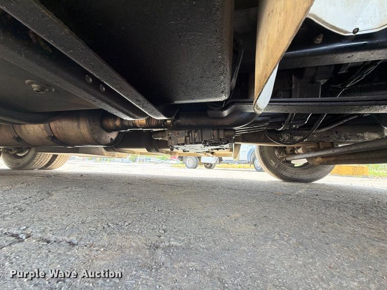 image for item FK5179 1998 Freightliner FL60 semi truck