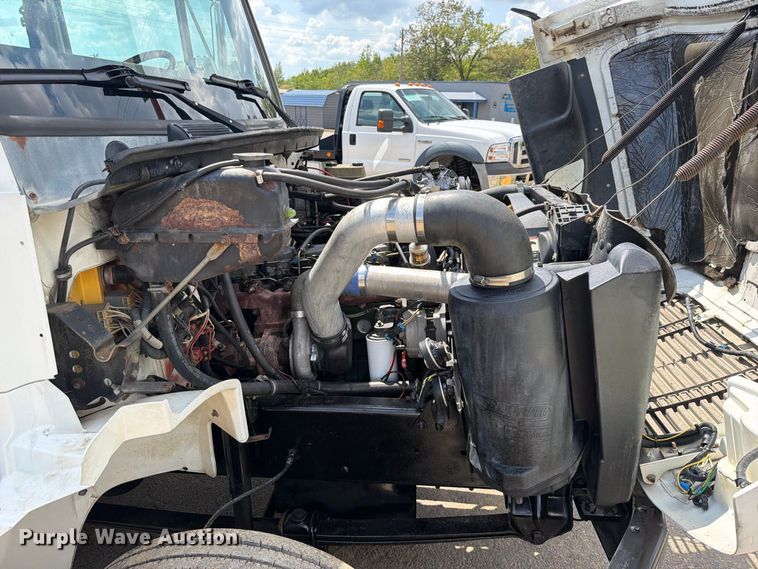 image for item FK5179 1998 Freightliner FL60 semi truck