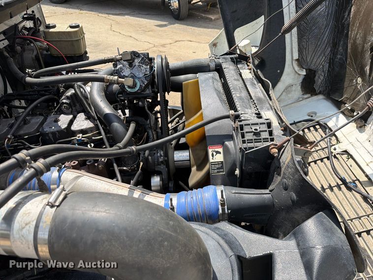image for item FK5179 1998 Freightliner FL60 semi truck