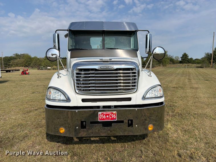image for item FK5258 2007 Freightliner Columbia semi truck