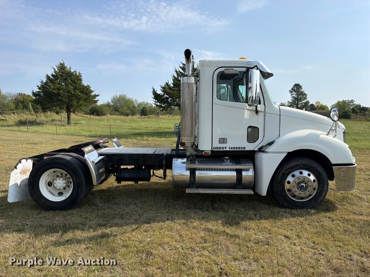 image for item FK5258 2007 Freightliner Columbia semi truck