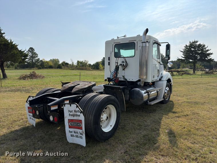 image for item FK5258 2007 Freightliner Columbia semi truck